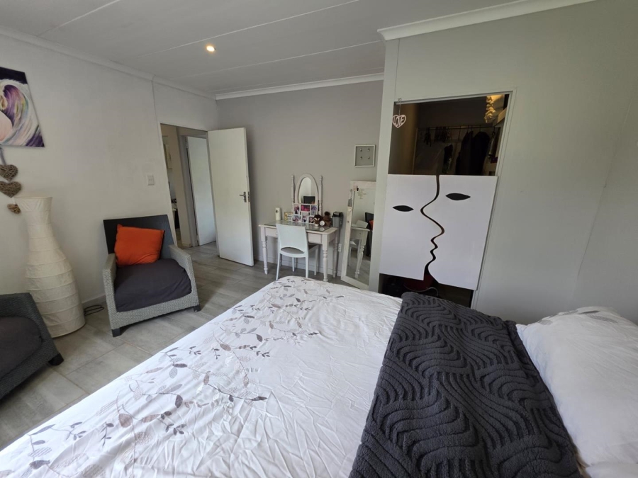 6 Bedroom Property for Sale in Heuwelsig Free State